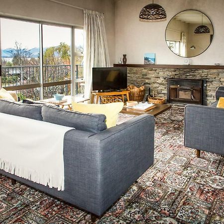 Retro With A View Villa Wanaka Exterior foto